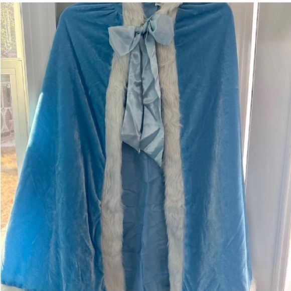 Girls Cinderella Costume Set Size 4-5 Winter Blue Dress & Fur Lined Hooded Cape - Picture 2 of 3